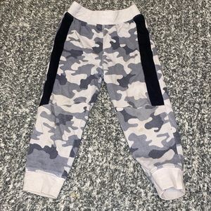 3T toddler boy camo pants.